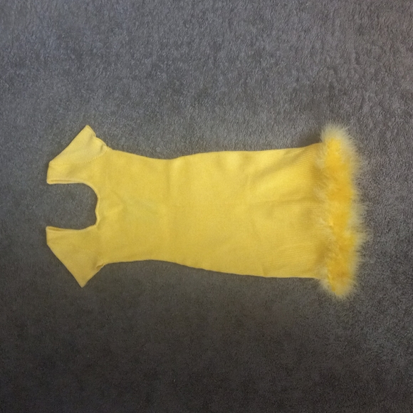 Dresses & Skirts - Brand new yellow women dress with feathers at the bottom 💛 NWT